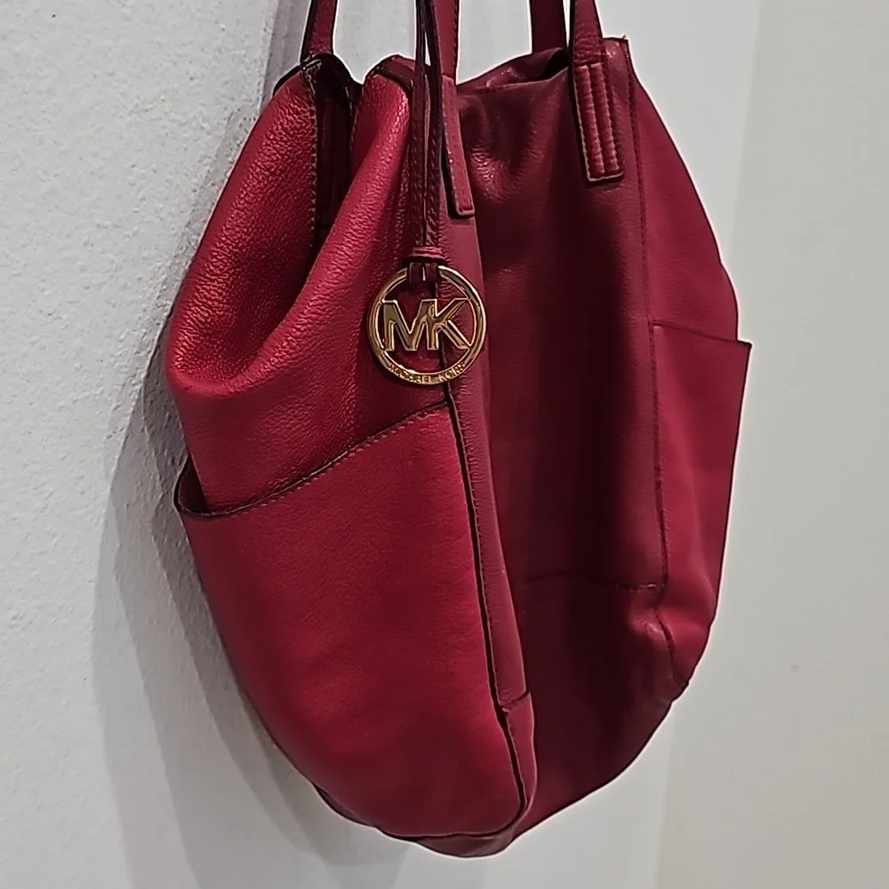 Michael Kors Large Pebbled Red Leather  Handbag Tote Spacious - Picture 2 of 12